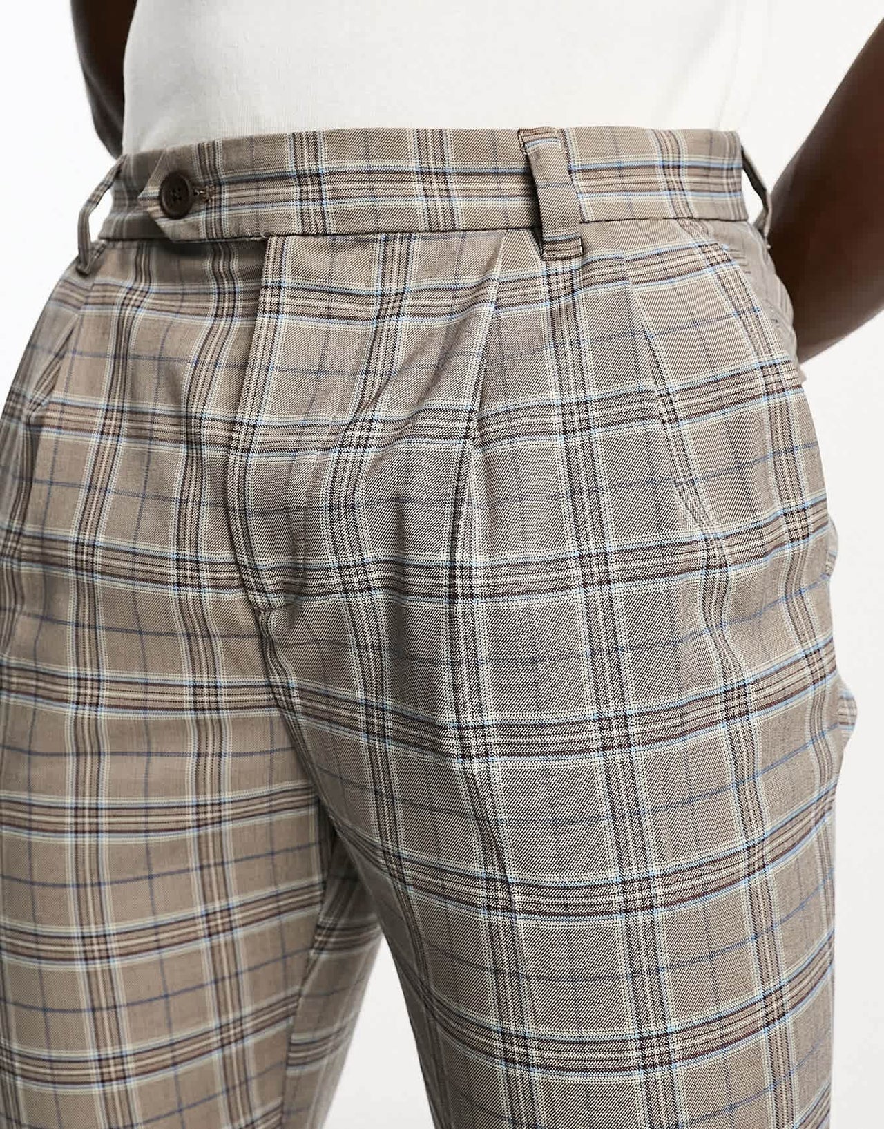 New Look pleat front smart tapered trousers in brown check