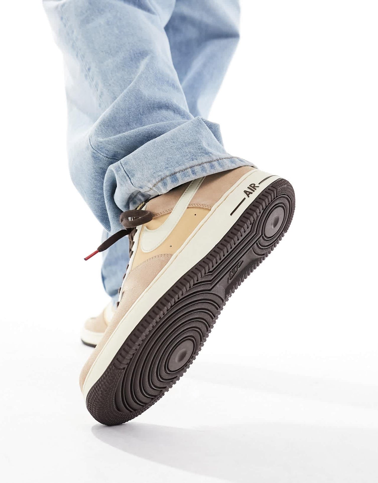 Nike Air Force 1 '07 trainers in brown multi