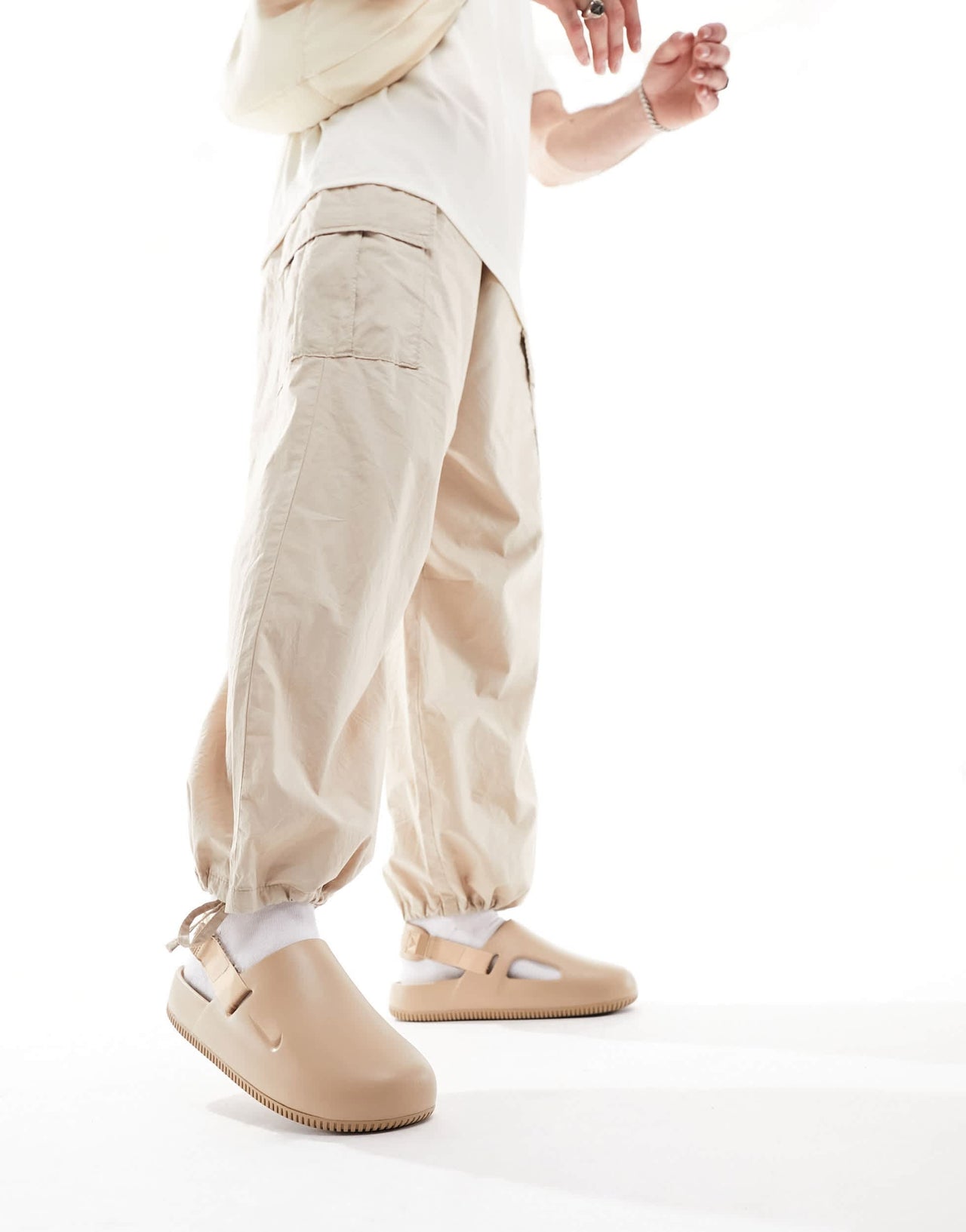 Nike Calm mule in beige