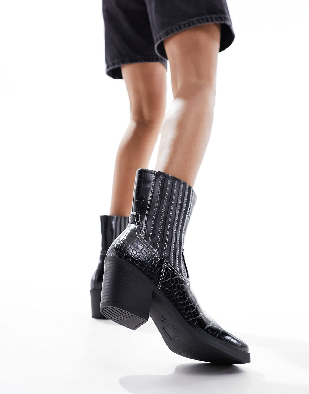 London Rebel western boots in black croc