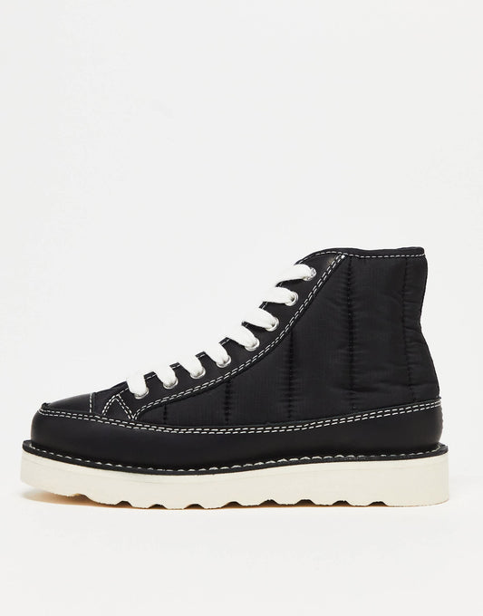 Good News Roopa quilted boots in black
