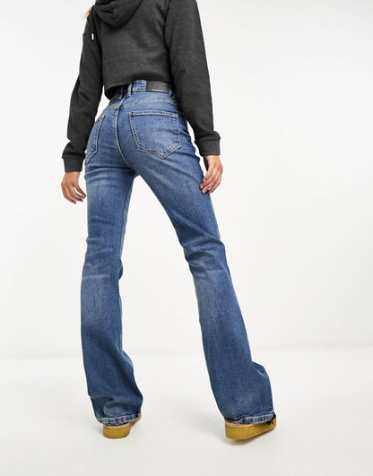 Stradivarius straight bootcut jean in dark wash