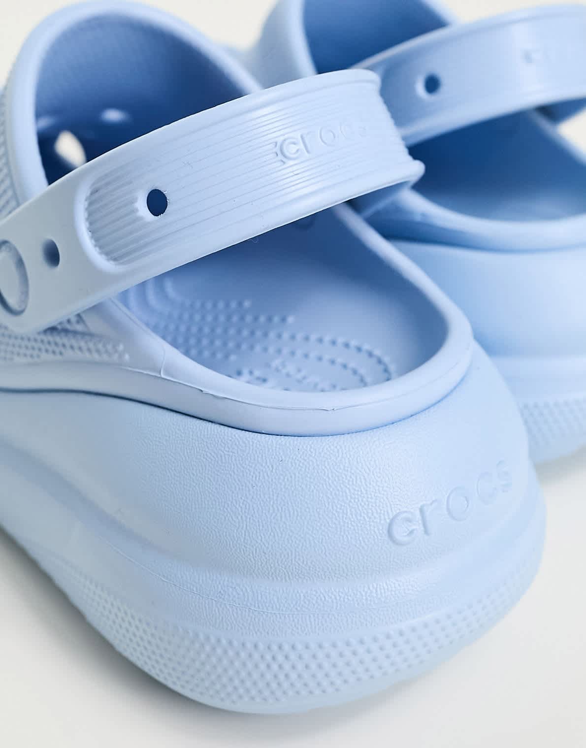 Crocs Crush clogs in blue calcite