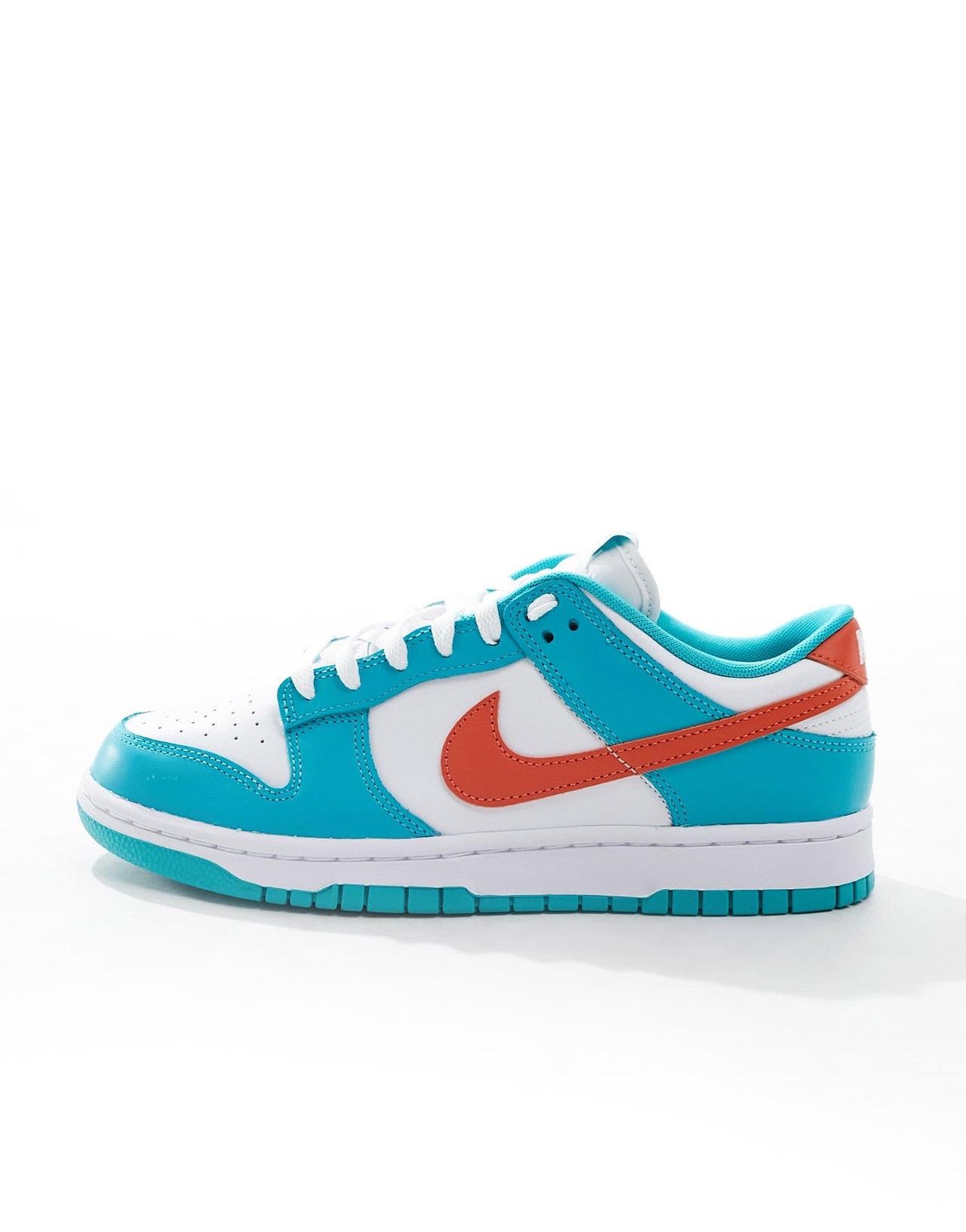 Nike Dunk Low Retro trainers in white and blue