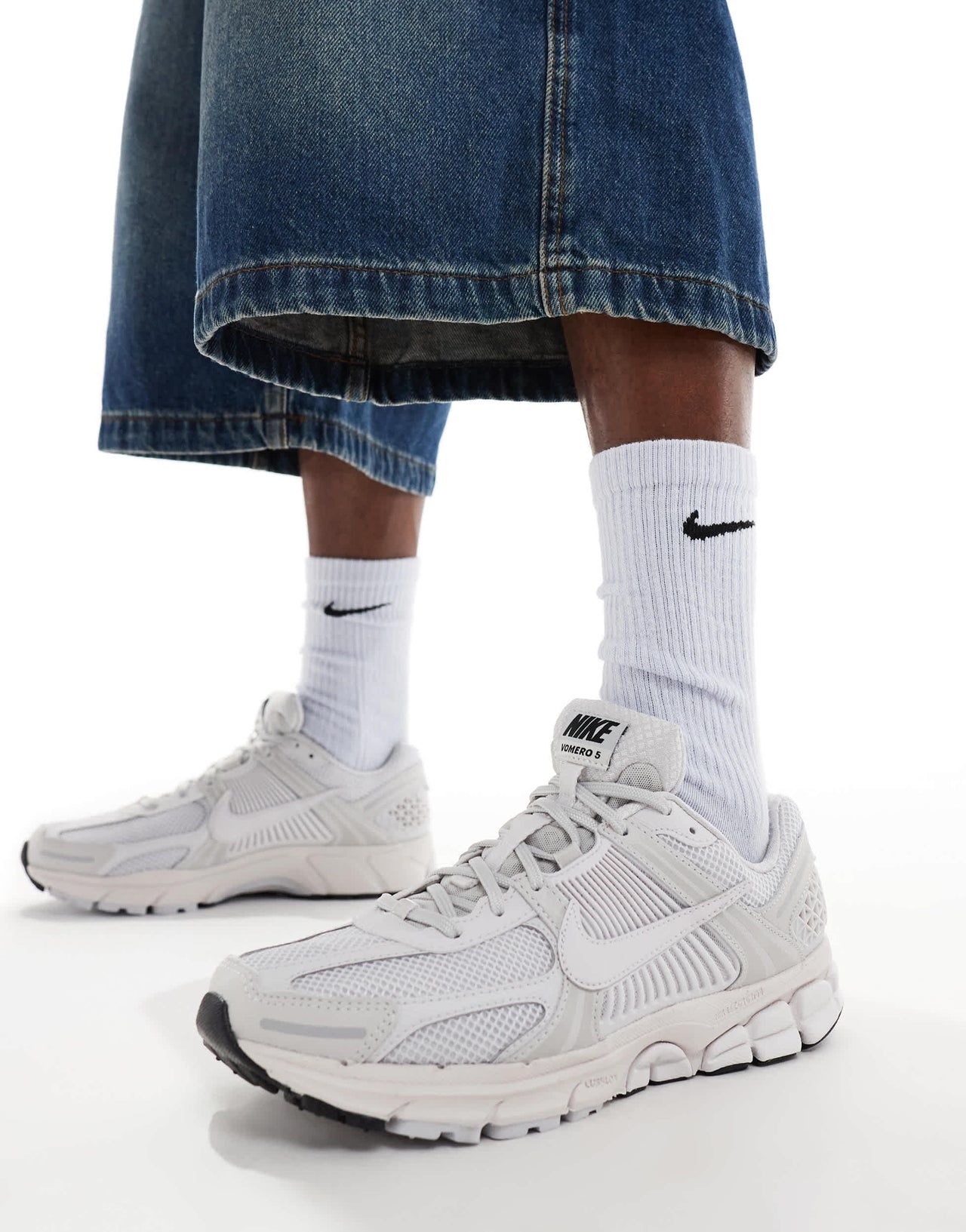 Nike Zoom Vomero 5 trainers in off white