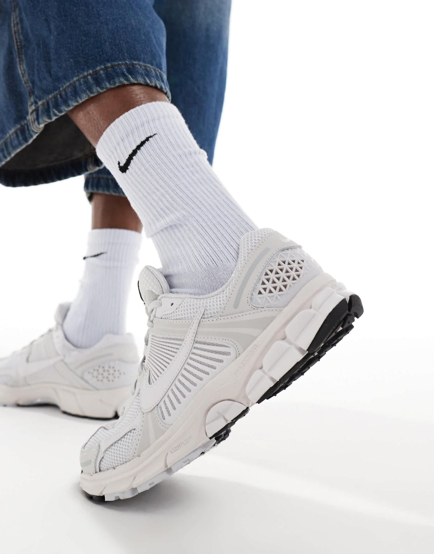 Nike Zoom Vomero 5 trainers in off white