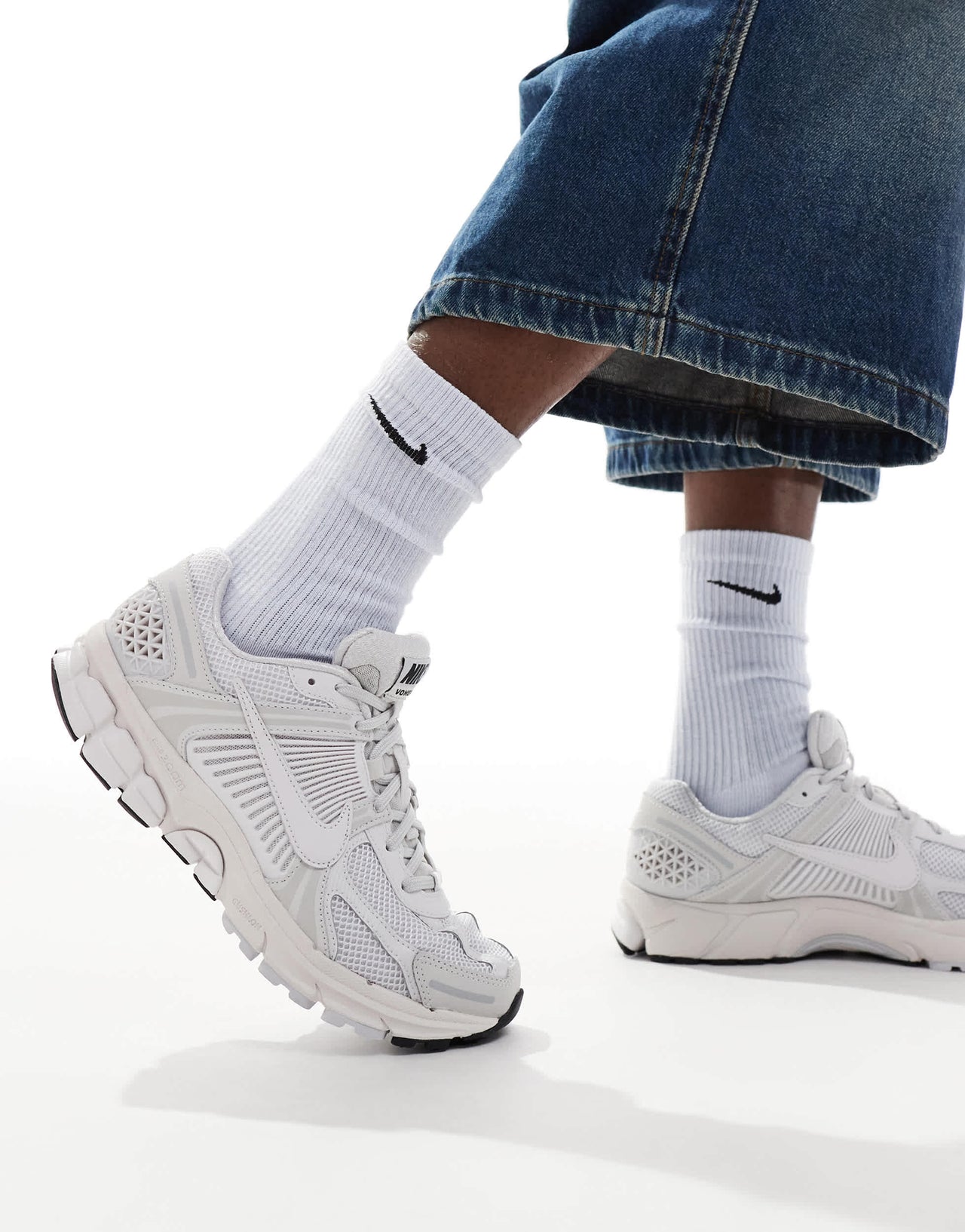 Nike Zoom Vomero 5 trainers in off white