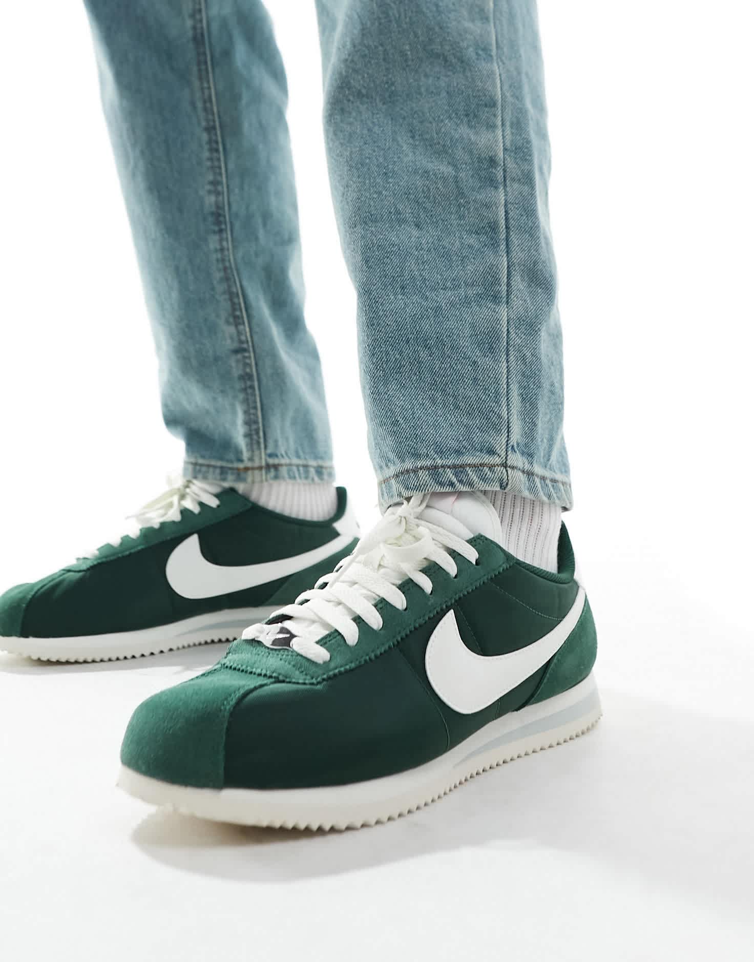 Nike Cortez trainers in green