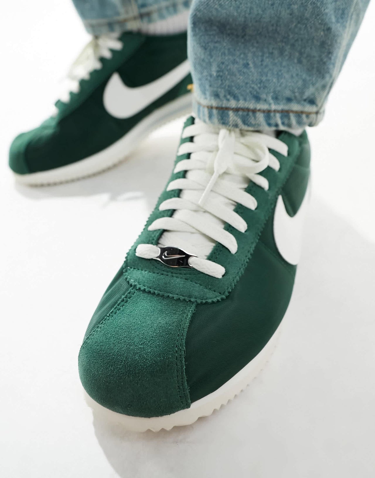 Nike Cortez trainers in green