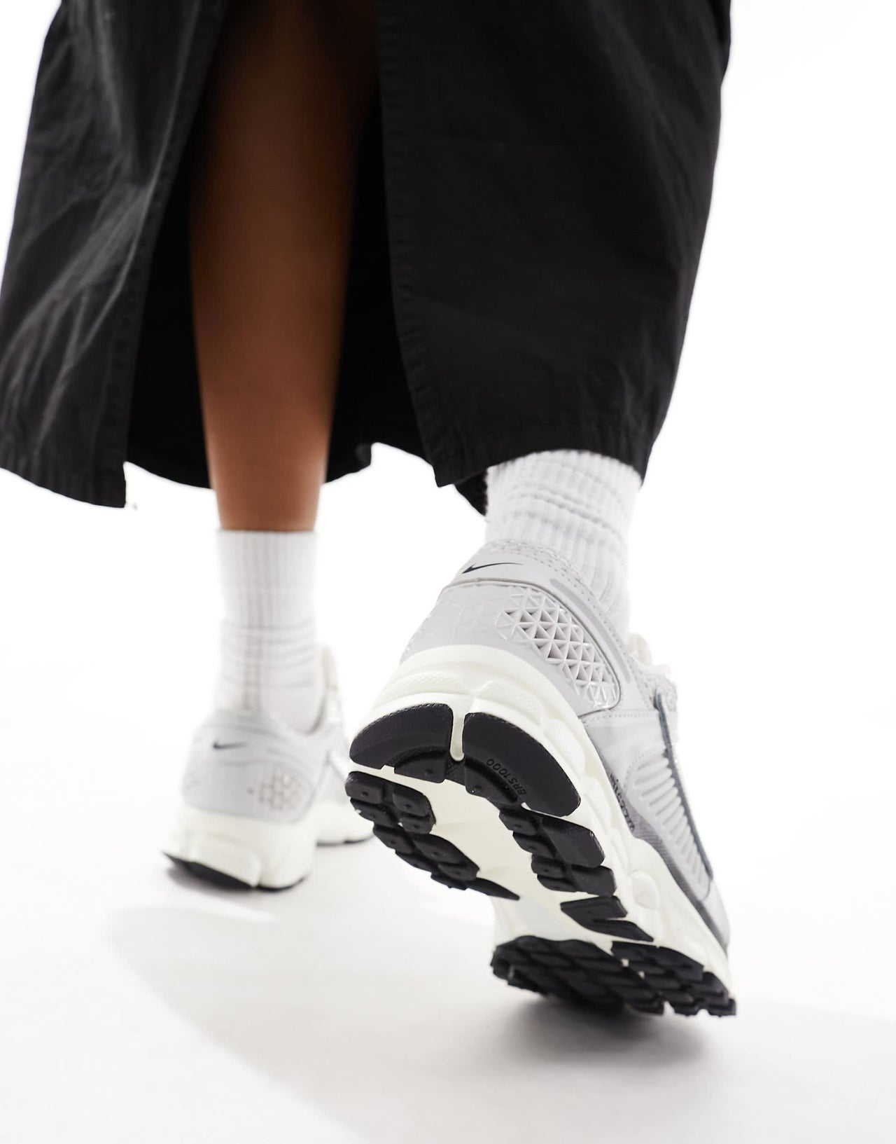 Nike Zoom Vomero 5 trainers in grey