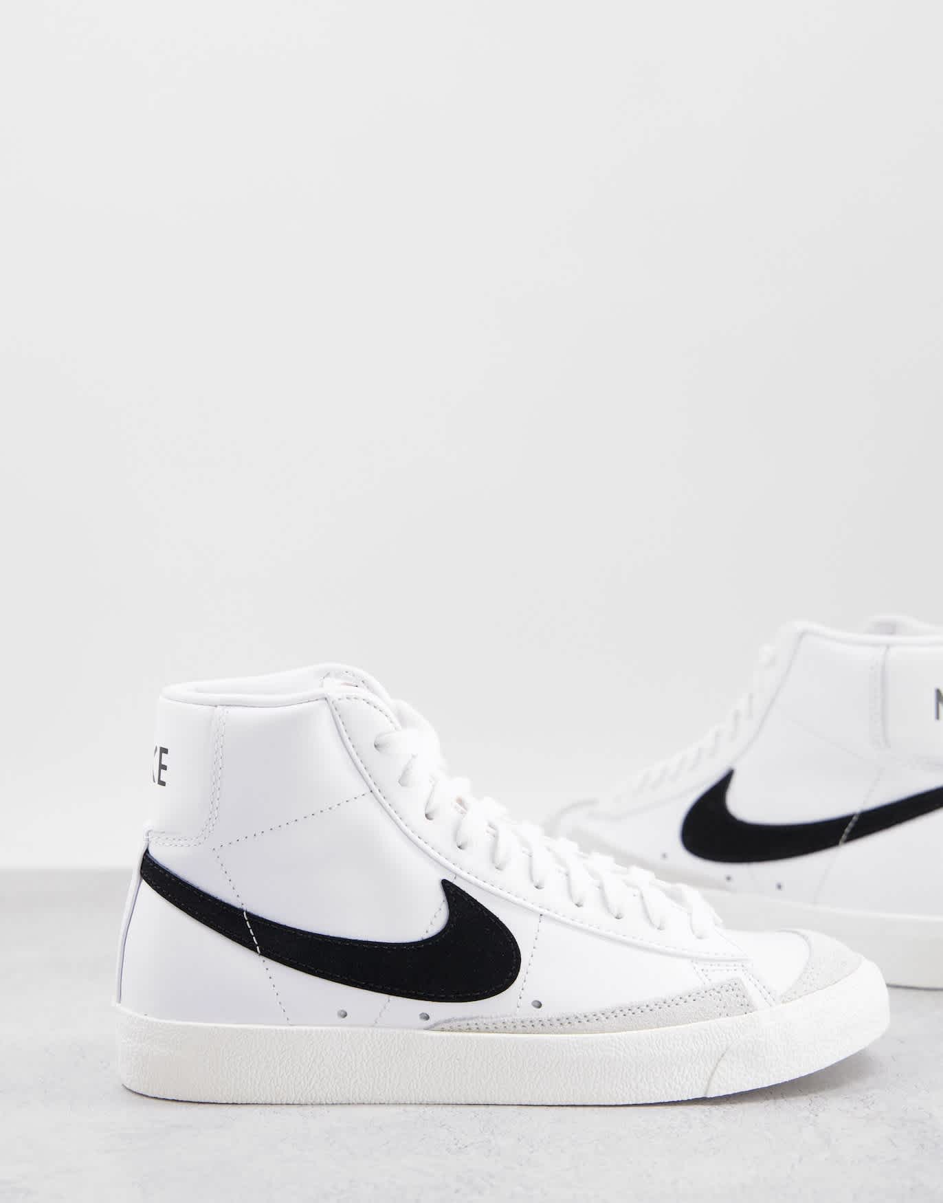 Nike Blazer Mid '77 trainers in white