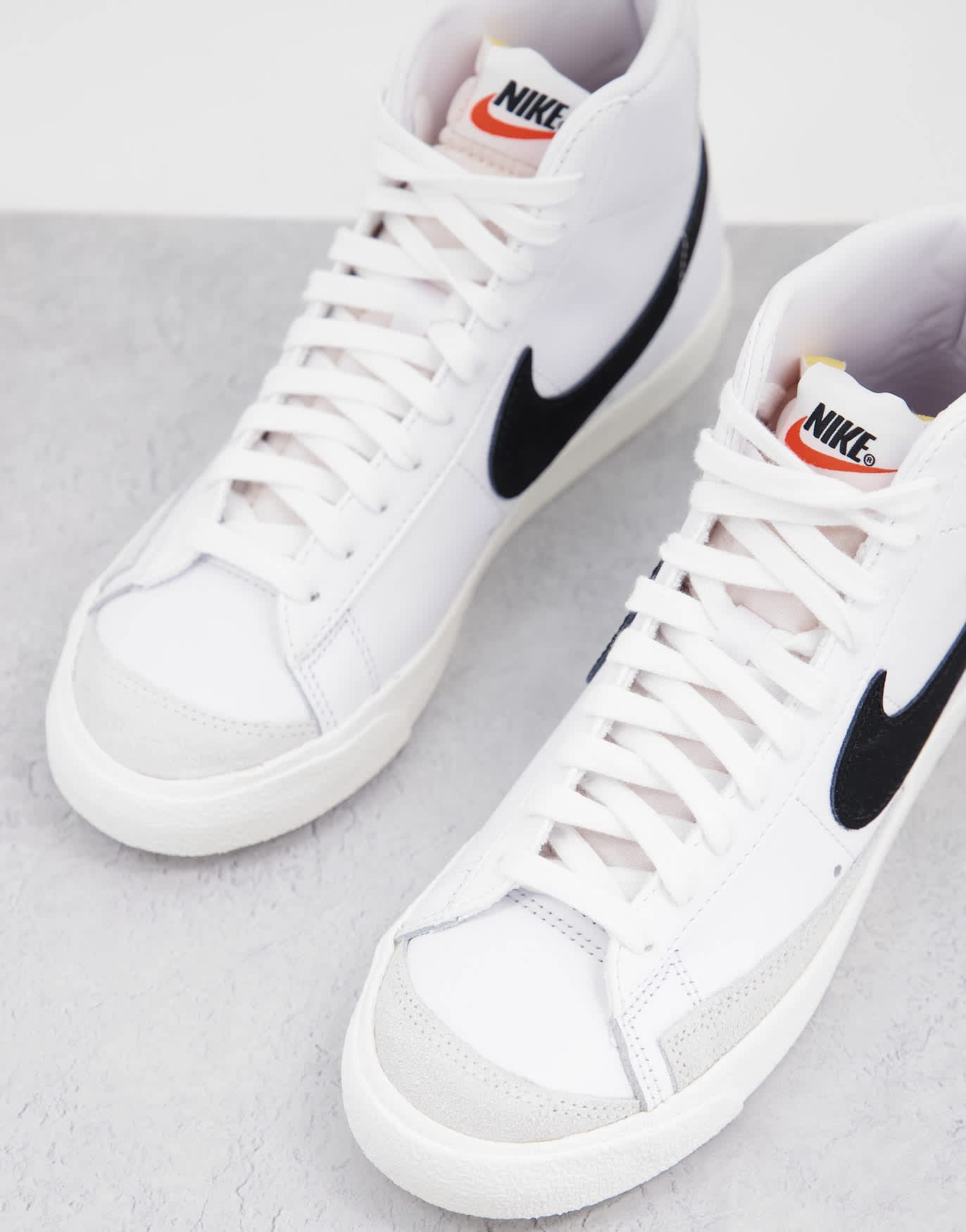 Nike Blazer Mid '77 trainers in white