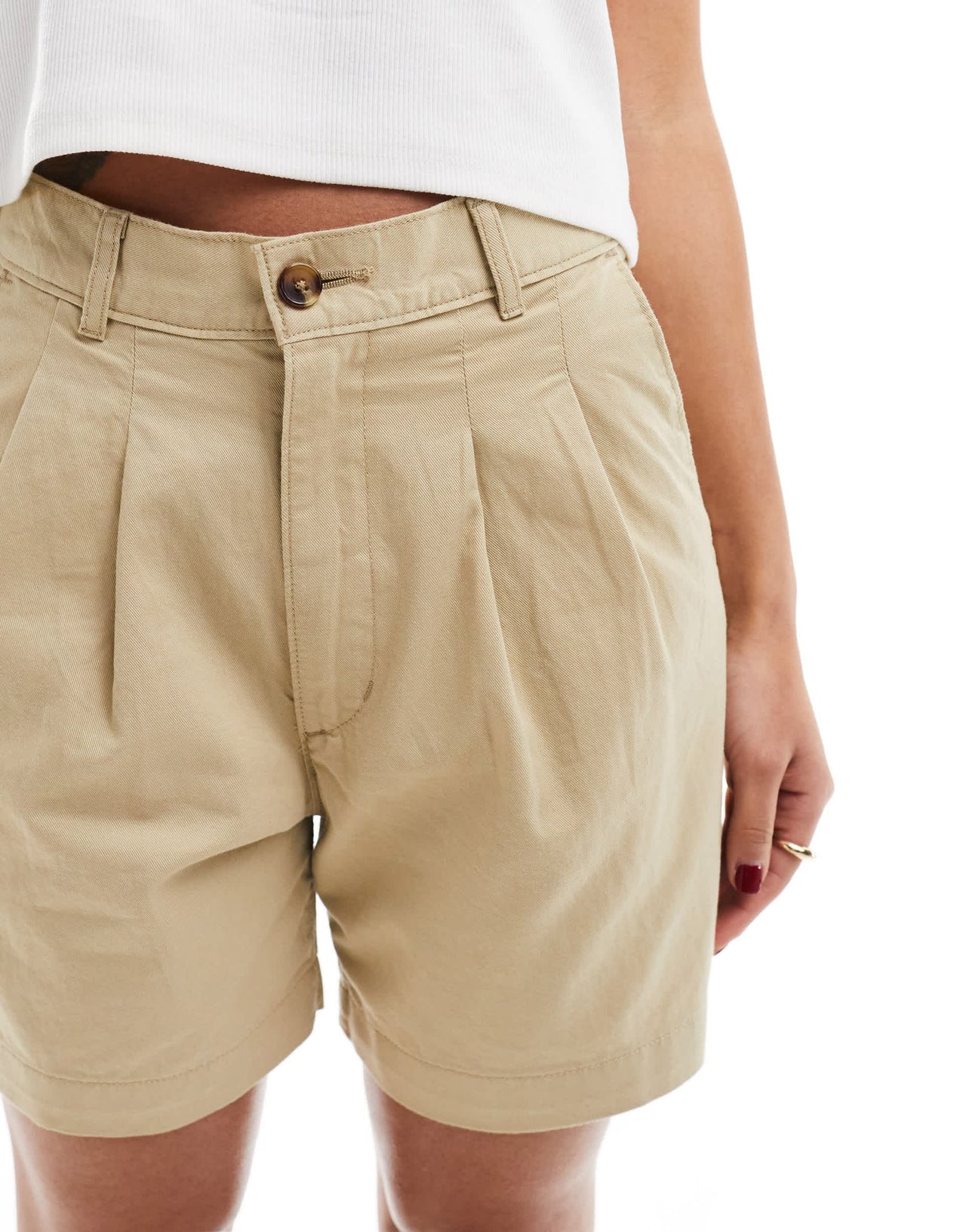Levi's Pleated trouser shorts in cream