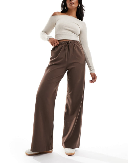 Stradivarius tailored pull on trouser in brown