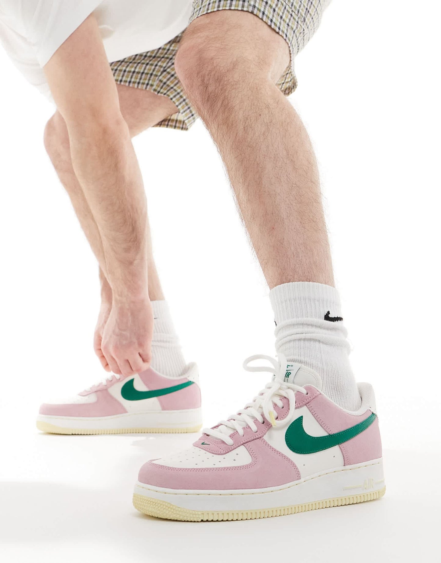 Nike Air Force 1 '07 trainers in pink, white and green