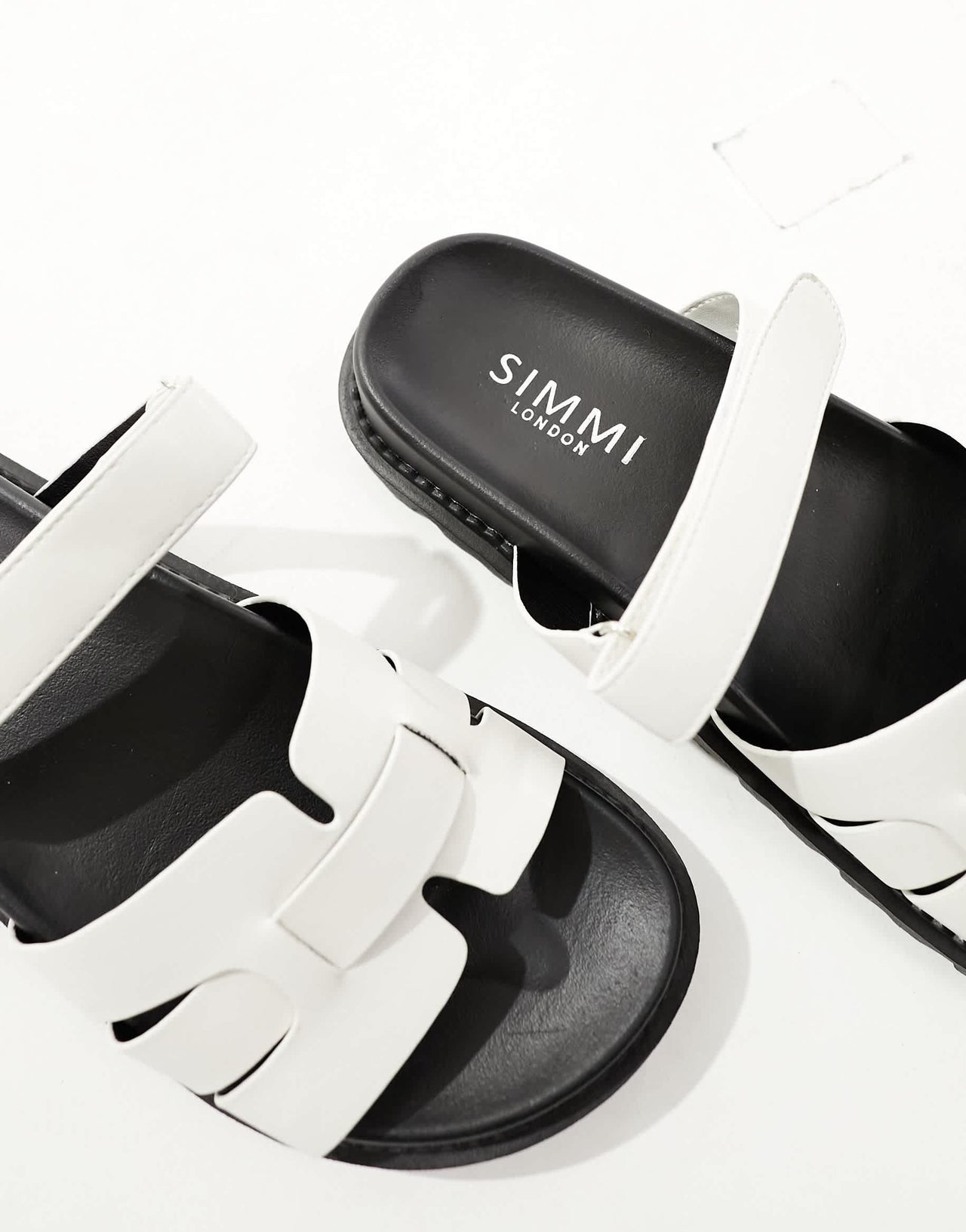 Simmi London Adelle sandal in stone