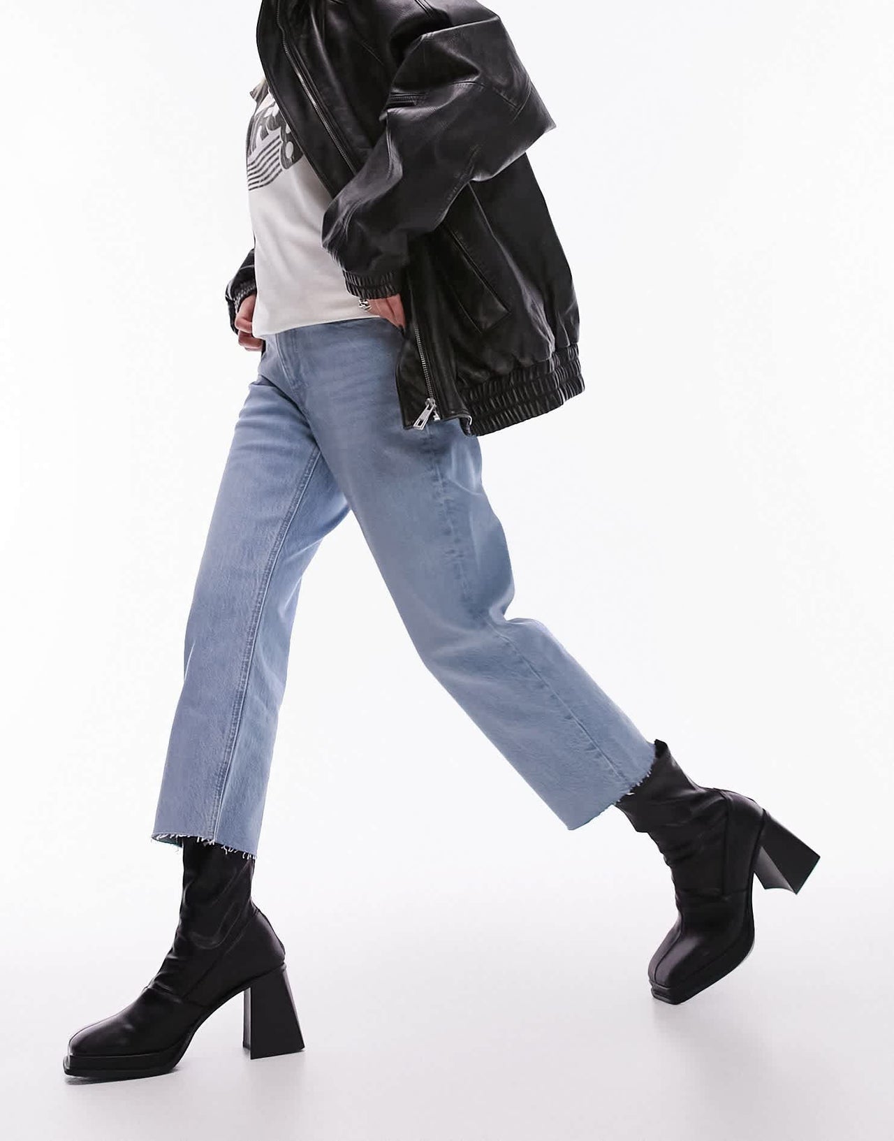 Topshop Petite mid rise straight cropped jean in bleach