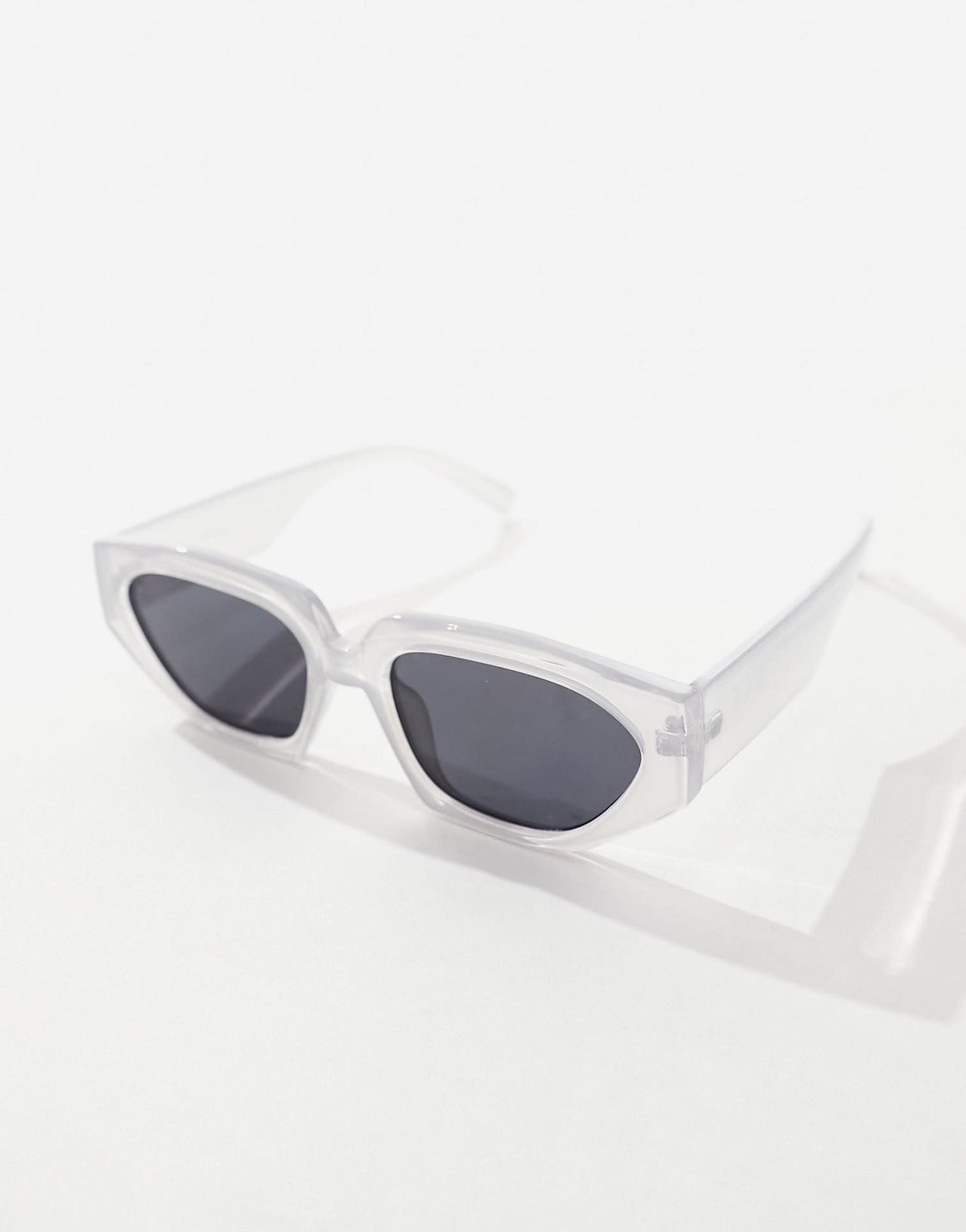 Jeepers Peepers cat eye sunglasses in grey