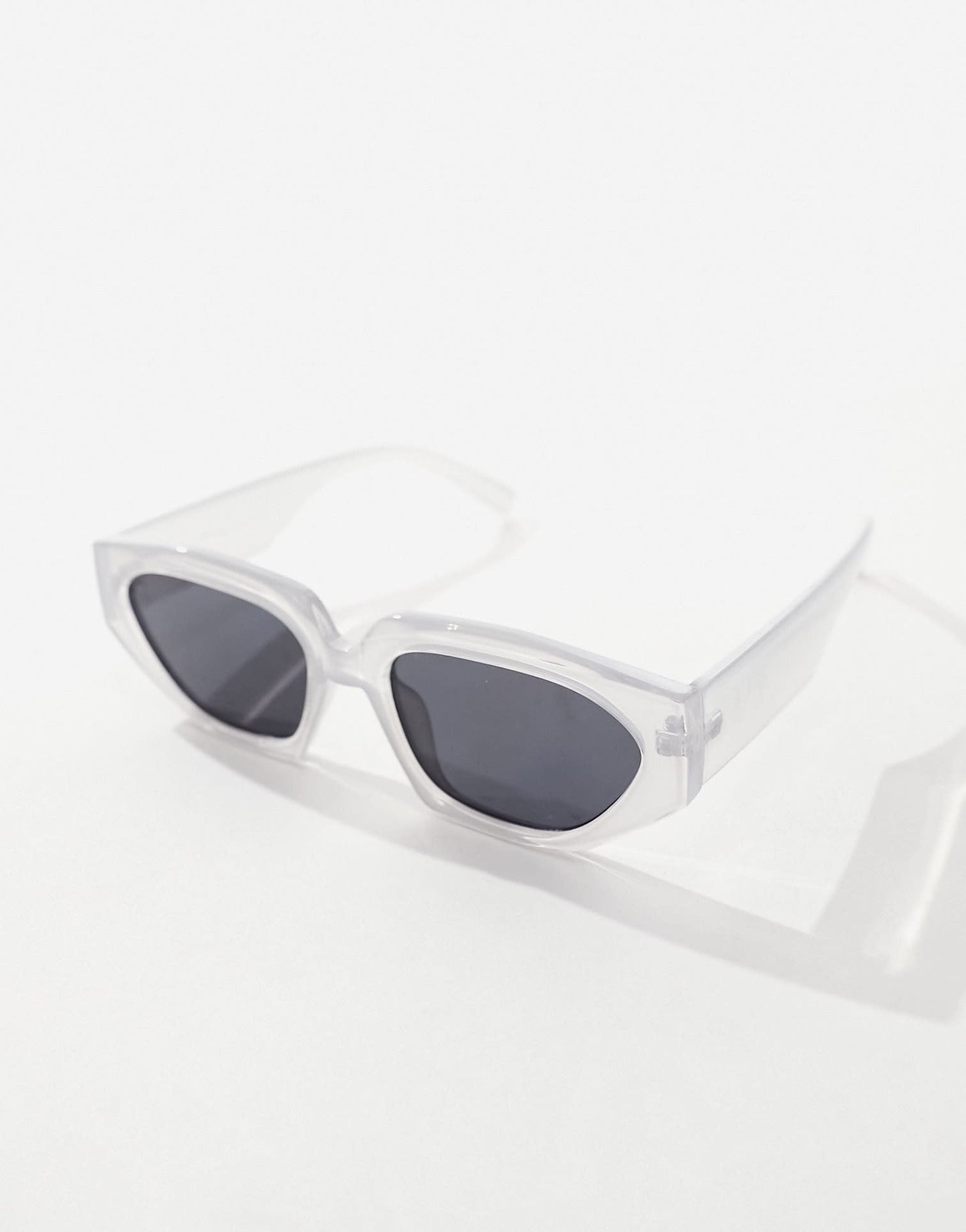 Jeepers Peepers cat eye sunglasses in grey