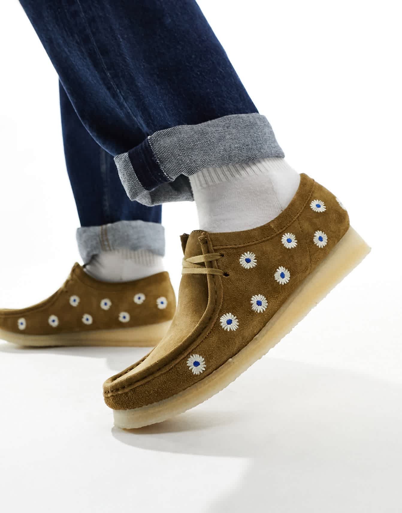 Clarks Originals Wallabee flower shoes in khaki suede