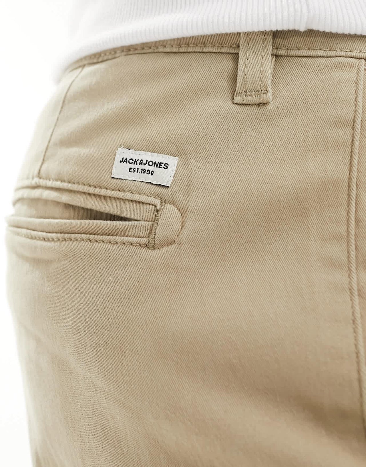 Jack & Jones chino in loose fit beige