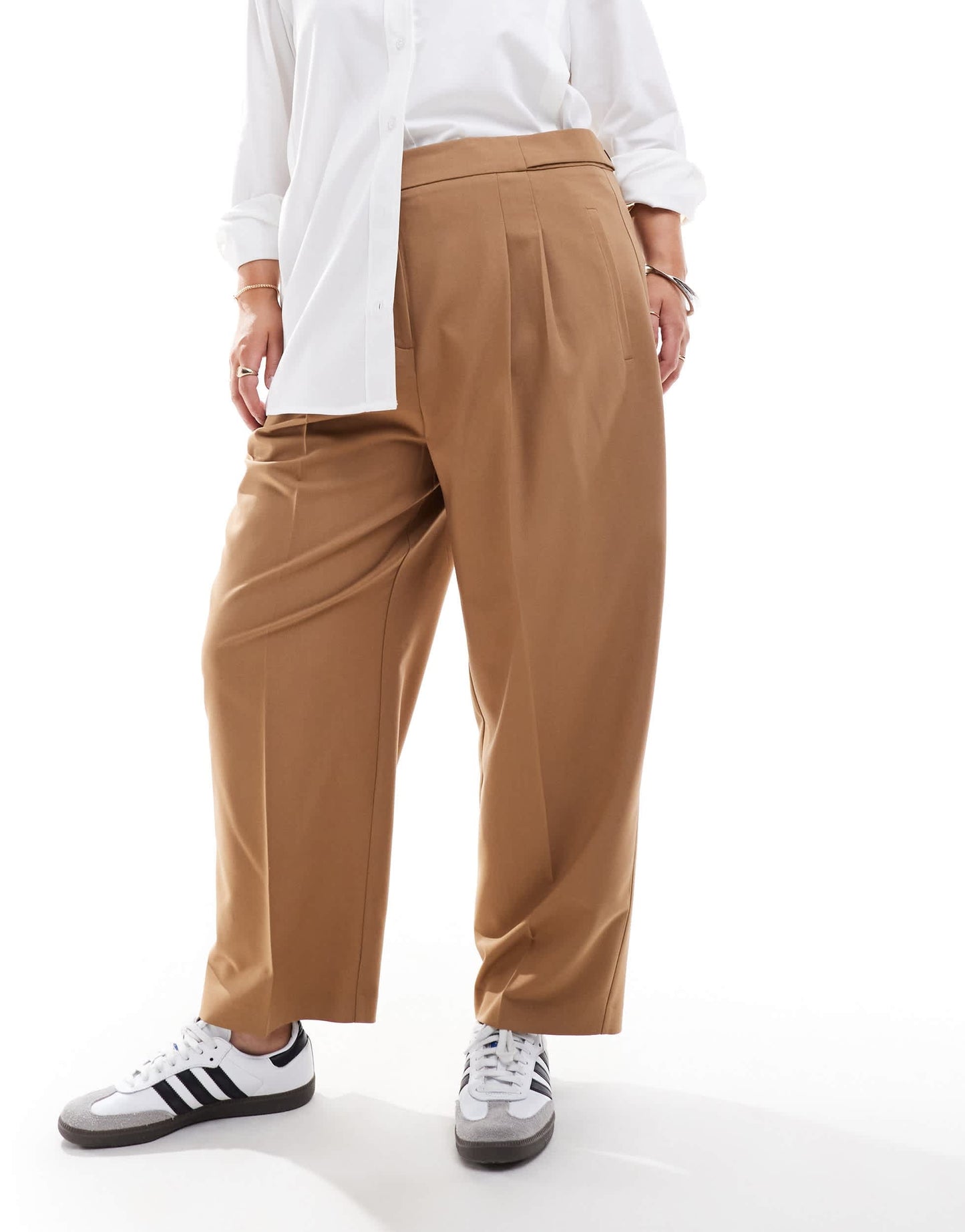ASOS DESIGN Curve tailored barrel leg trouser in brown