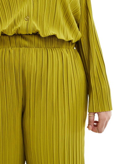 ONLY Curve exclusive plisse trouser co-ord in green
