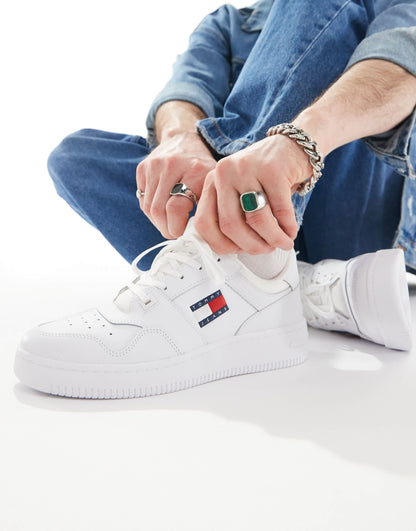 Tommy Jeans retro basket essential trainers in white