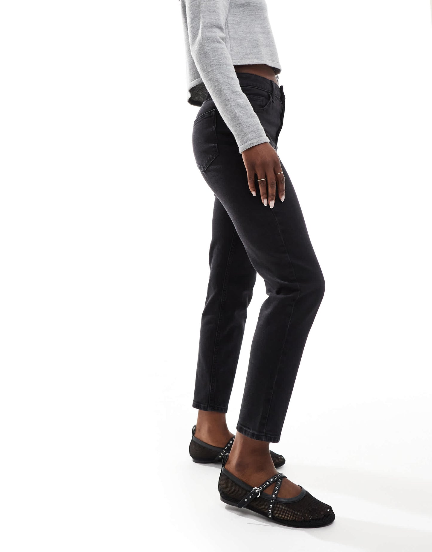 Bershka comfort fit mom jean in black