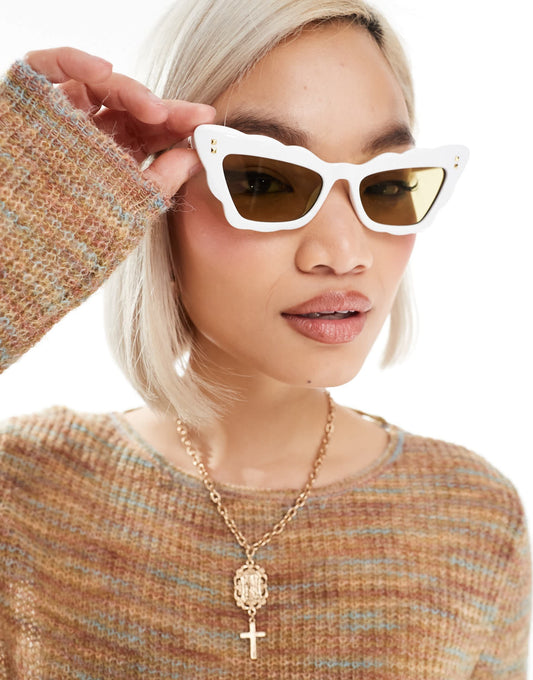 AIRE gamma ray scallop sunglasses in white