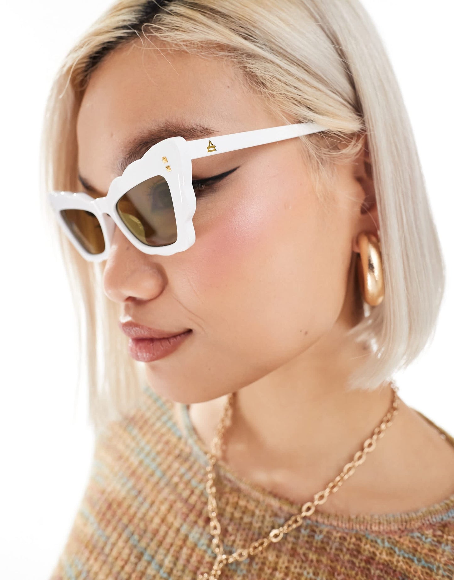 AIRE gamma ray scallop sunglasses in white