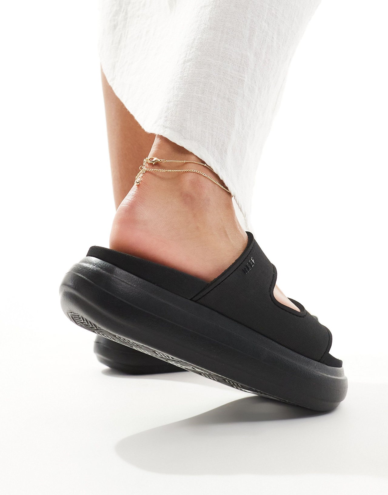 Reef Cushion Bondi 2 Bar sandals in black