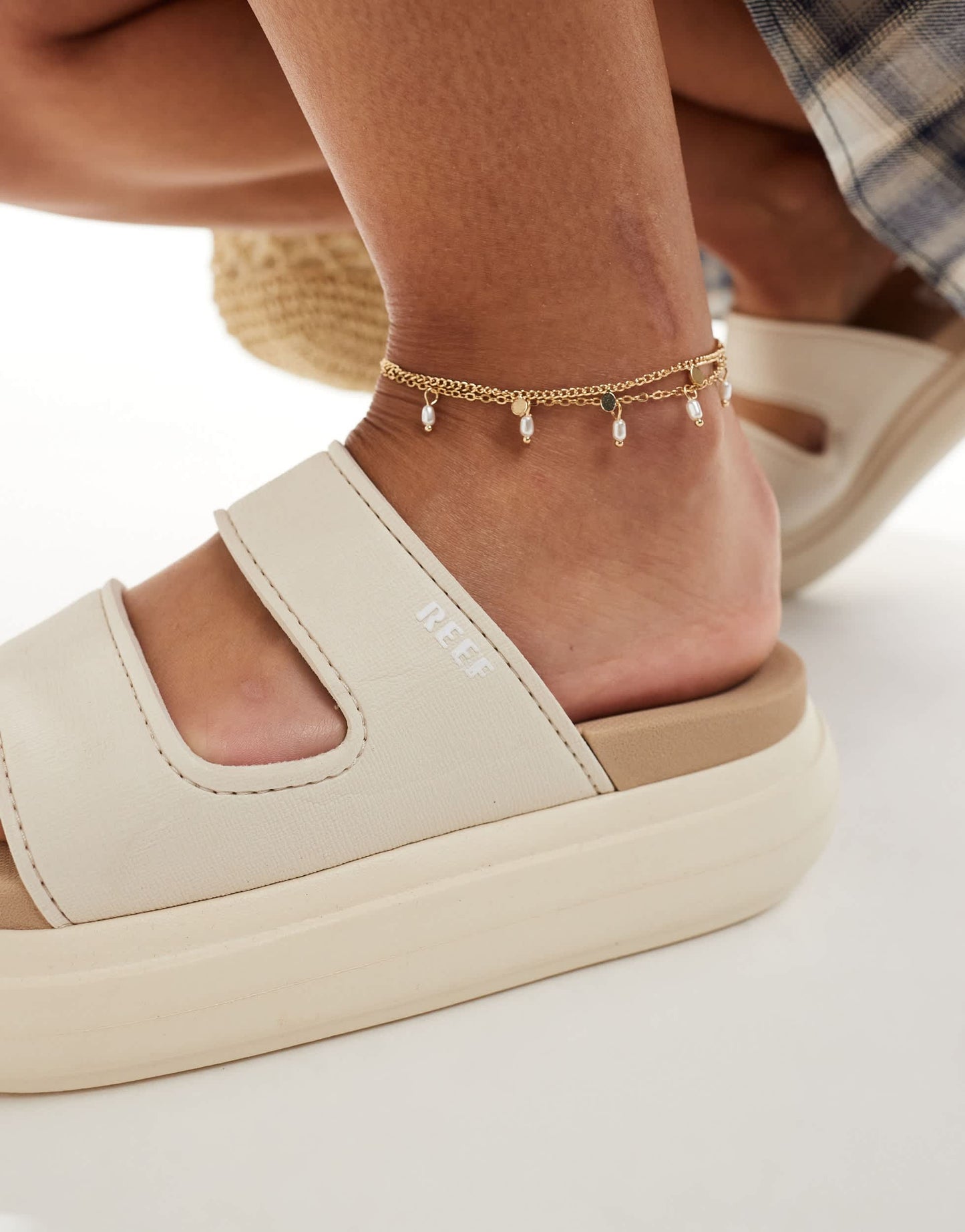 Reef Cushion Bondi 2 Bar sandals in beige