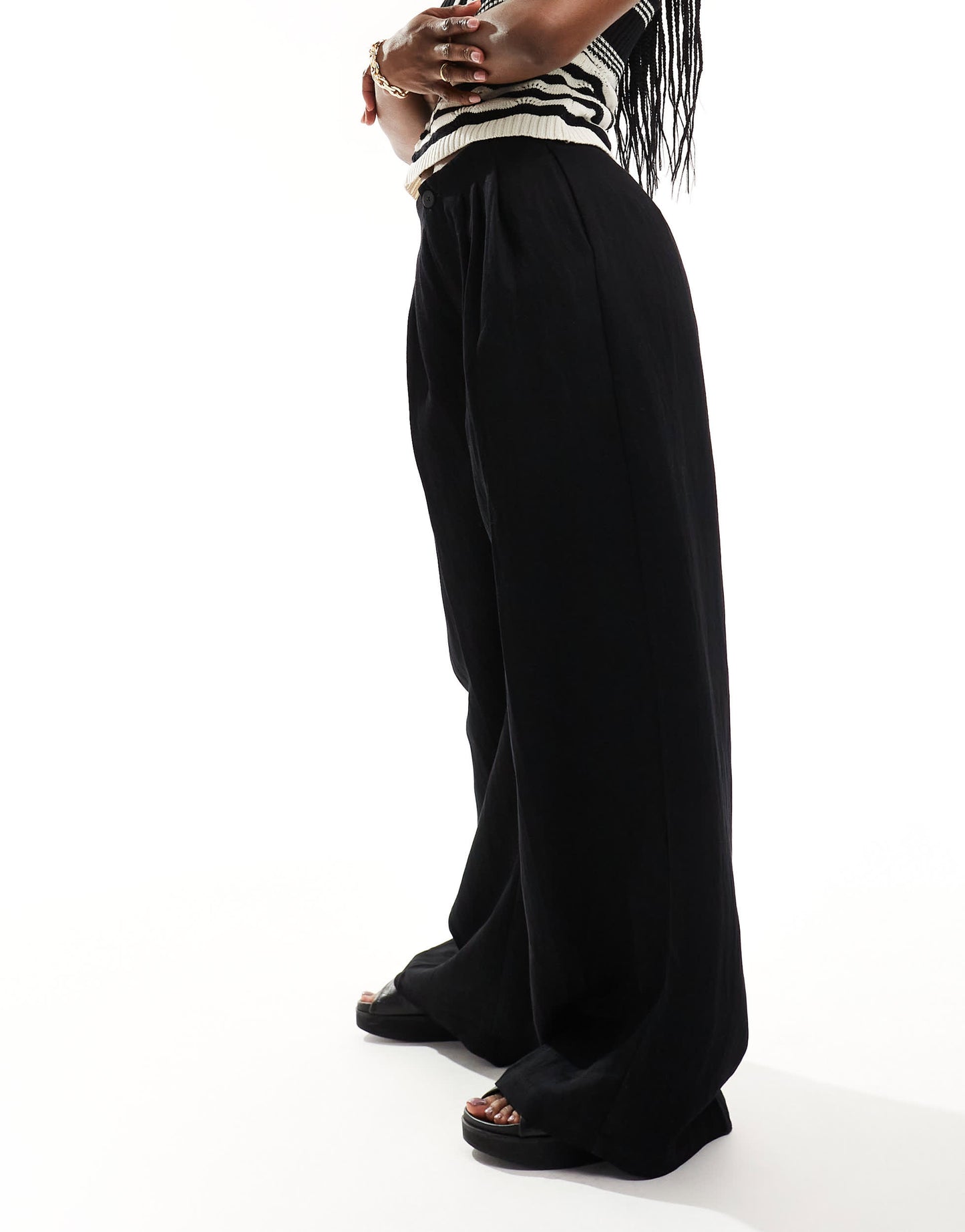 Stradivarius tailored pleated wide leg trouser in black