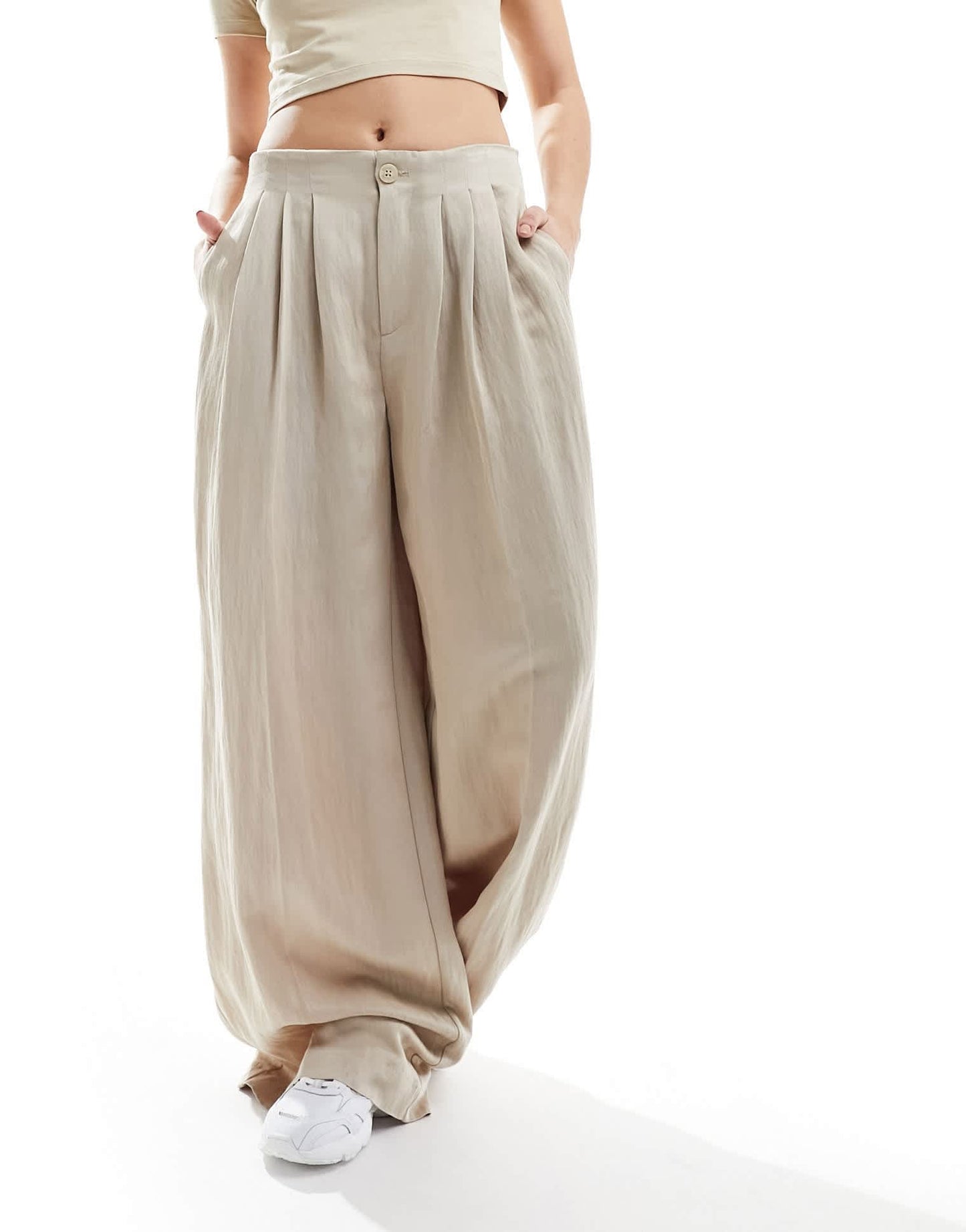 Stradivarius tailored pleated wide leg trouser in caramel