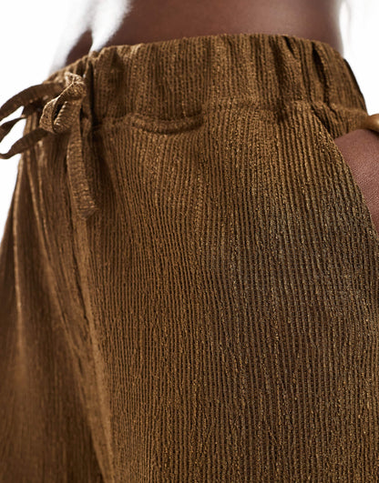 ONLY pull on textured straight leg trouser in brown