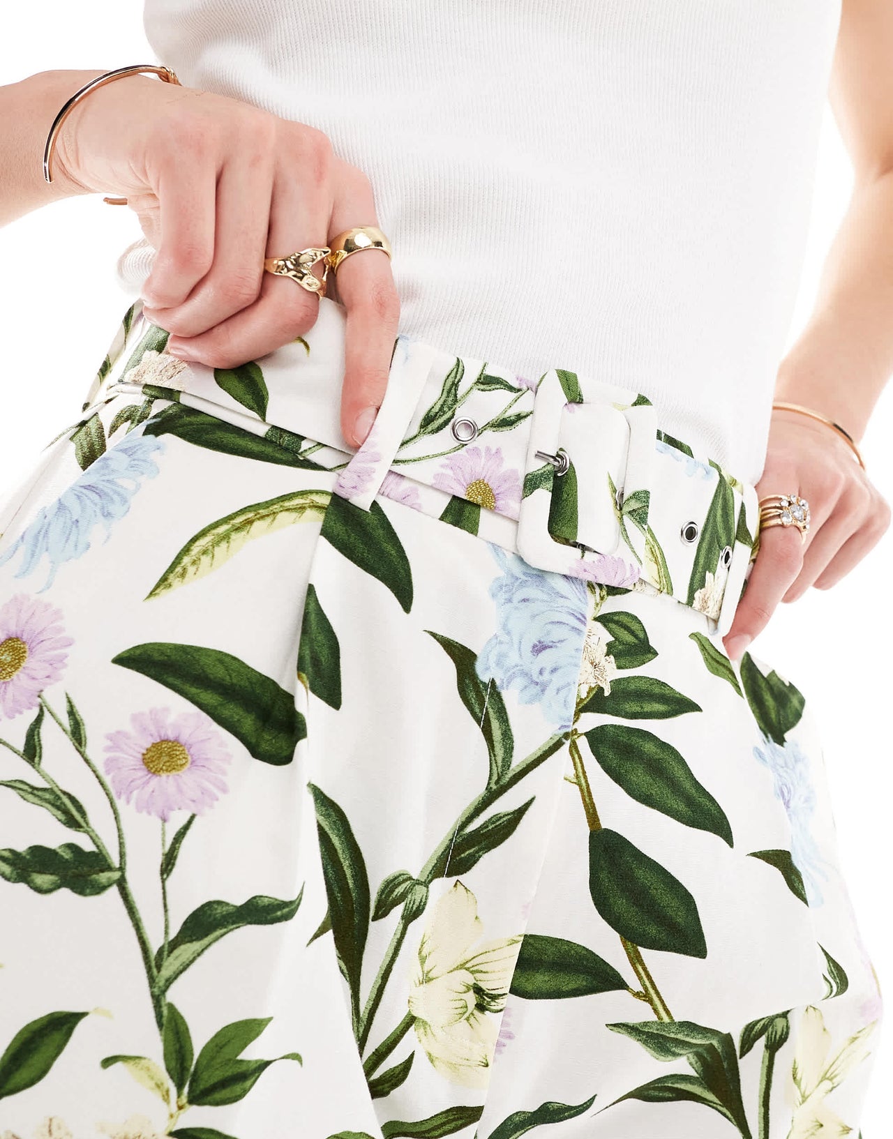 ASOS DESIGN tailored short with linen in floral print