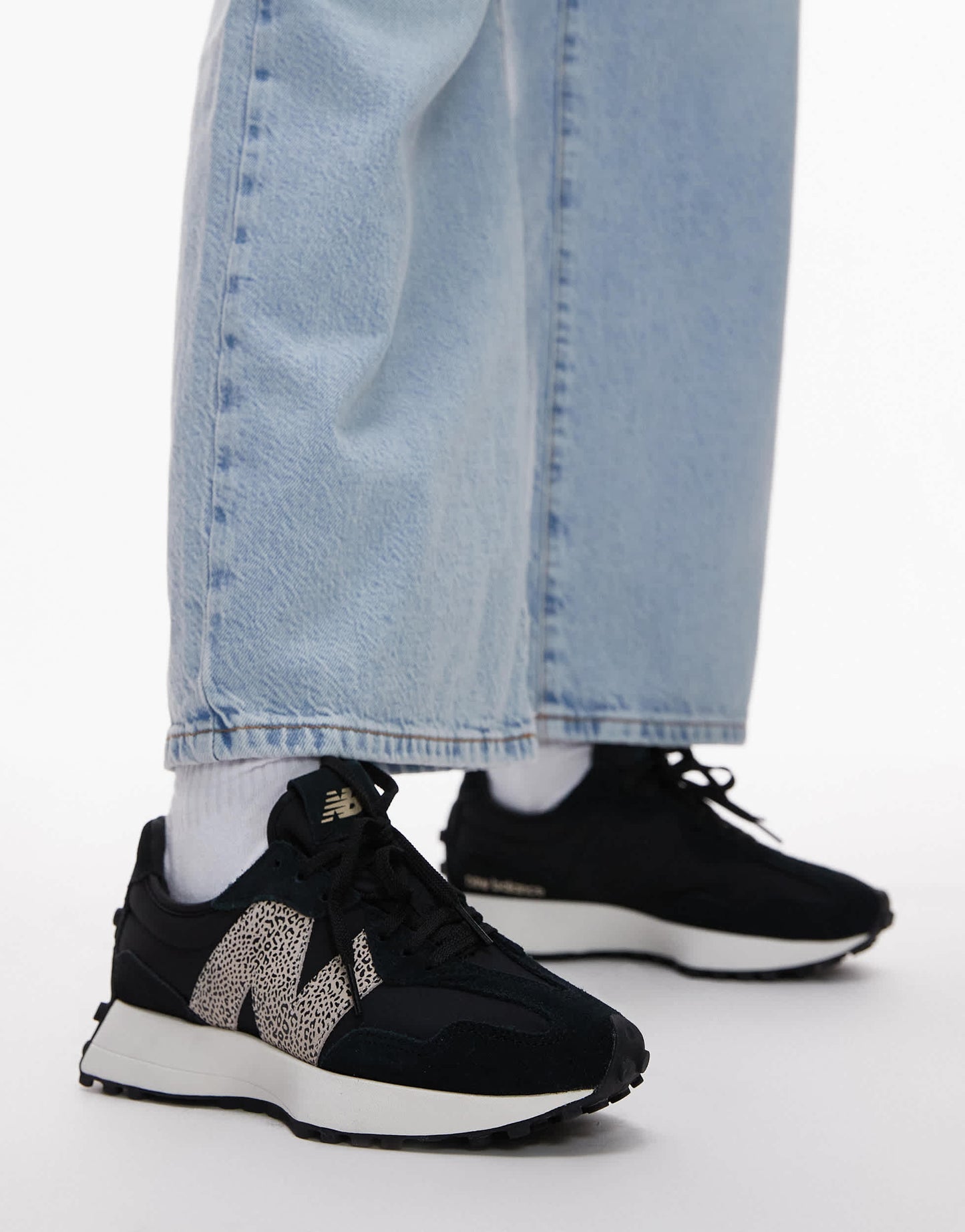 New Balance 327 unisex trainers in black and leopard print - BLACK