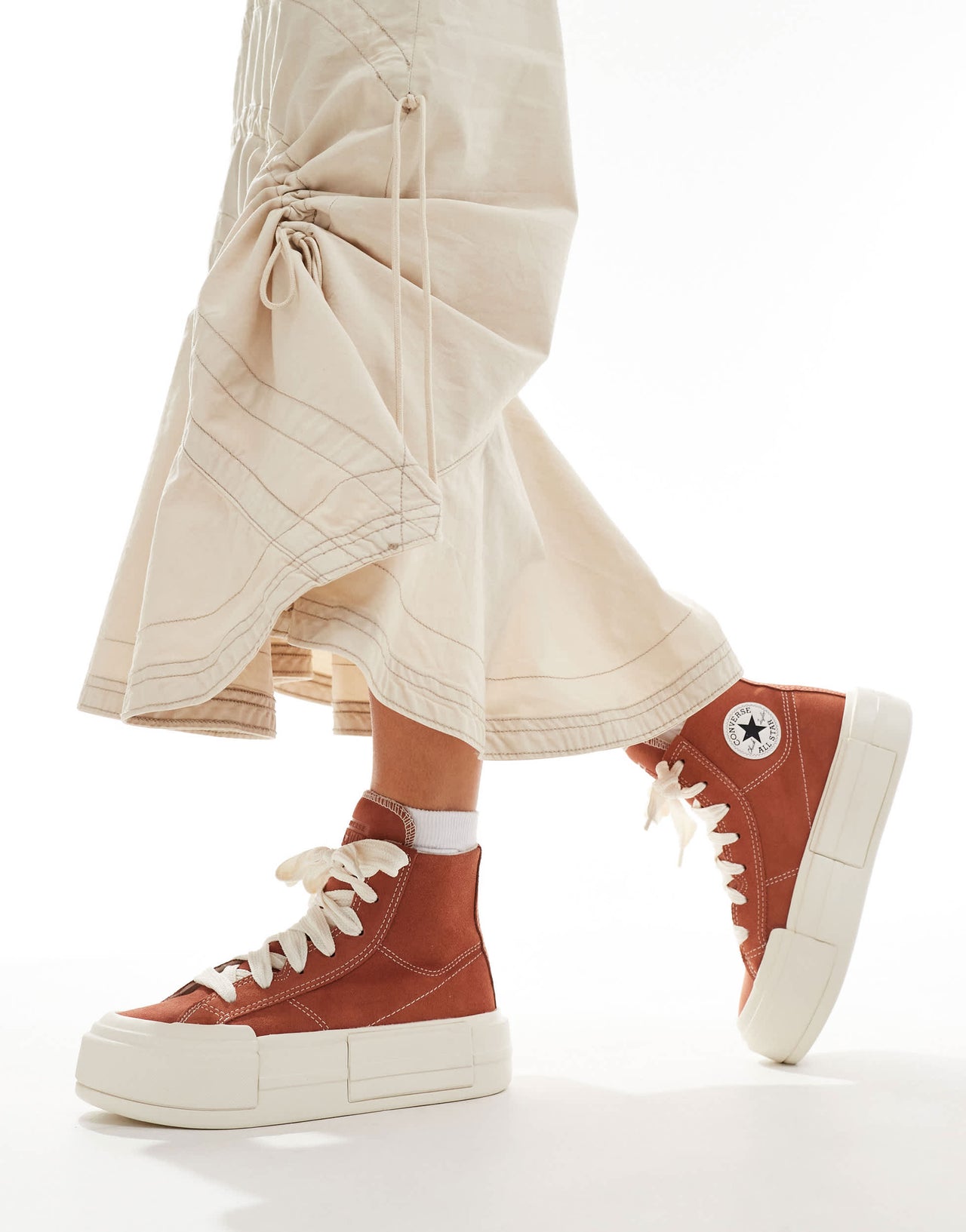 Converse Chuck Taylor All Star Cruise Hi trainer in brown