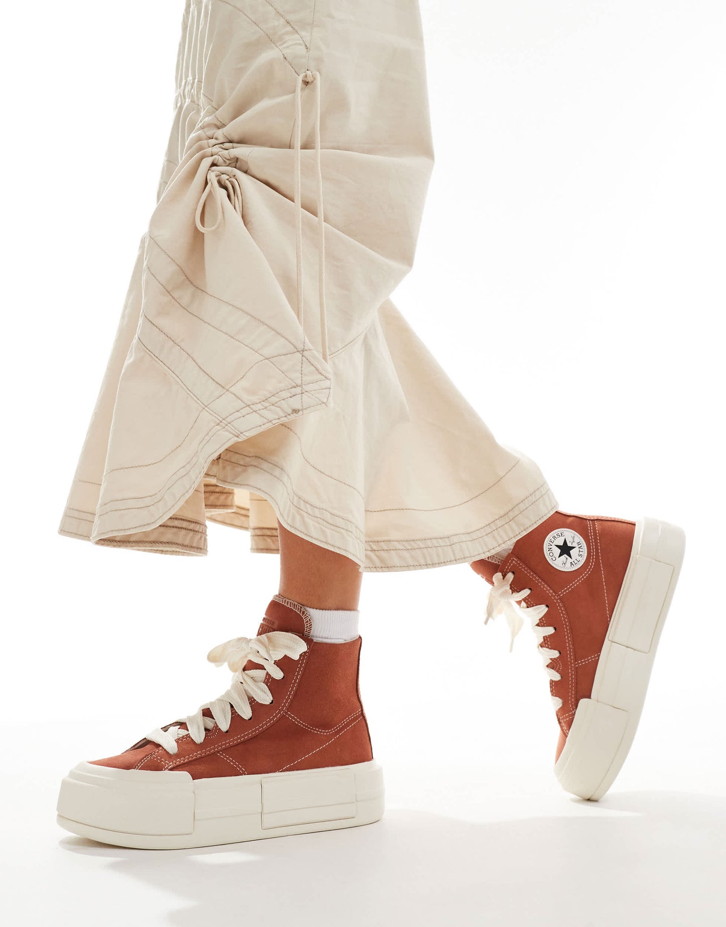Converse Chuck Taylor All Star Cruise Hi trainer in brown