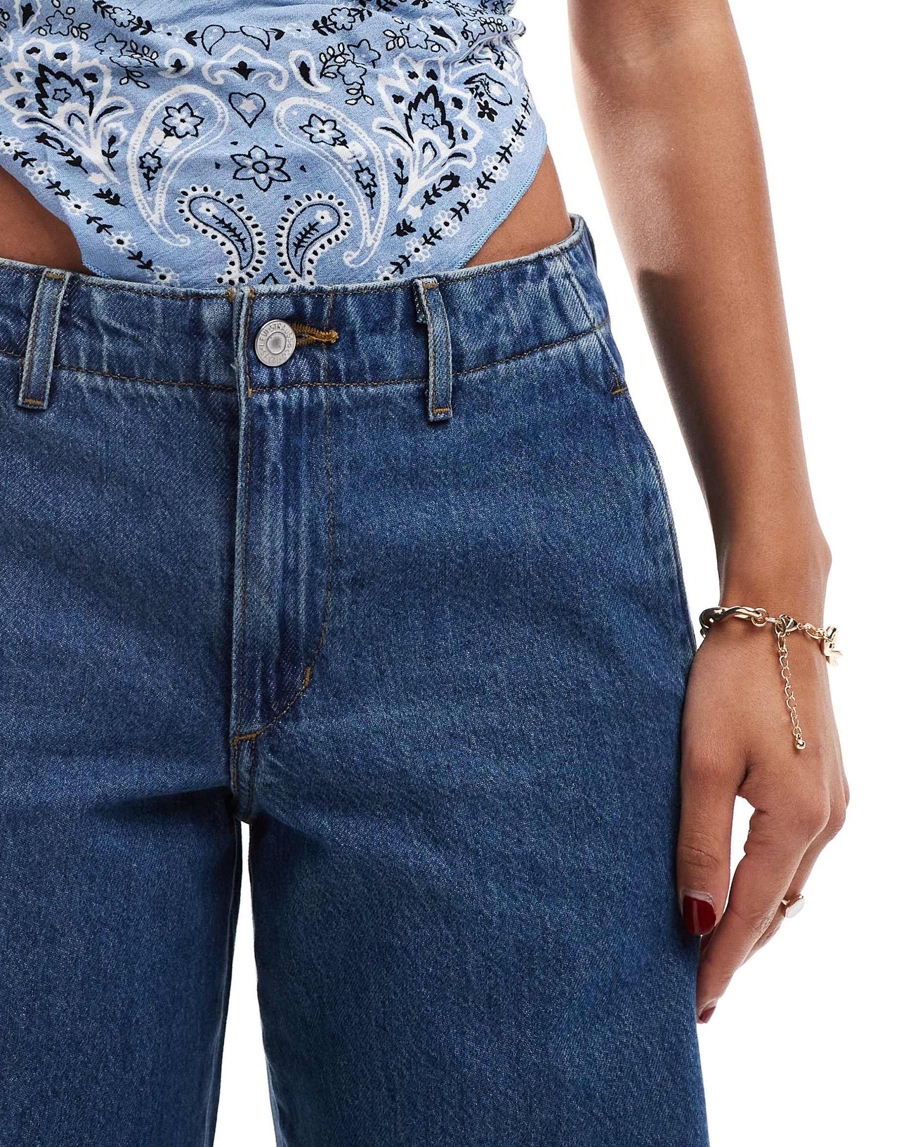 Levi's XL mid waist loose jeans in  dark blue