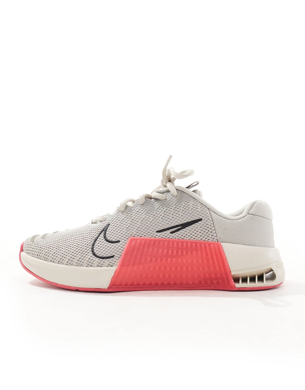 Nike Training Metcon 9 trainers in light grey and pink