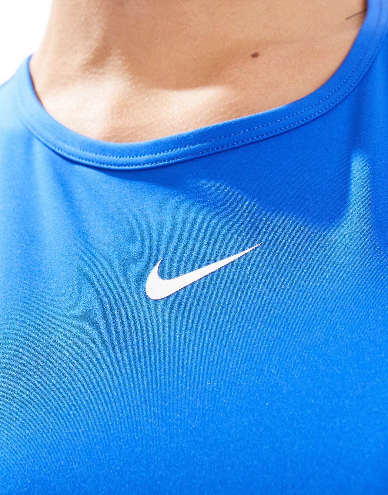 Nike Pro Training 365 cropped tank top in blue