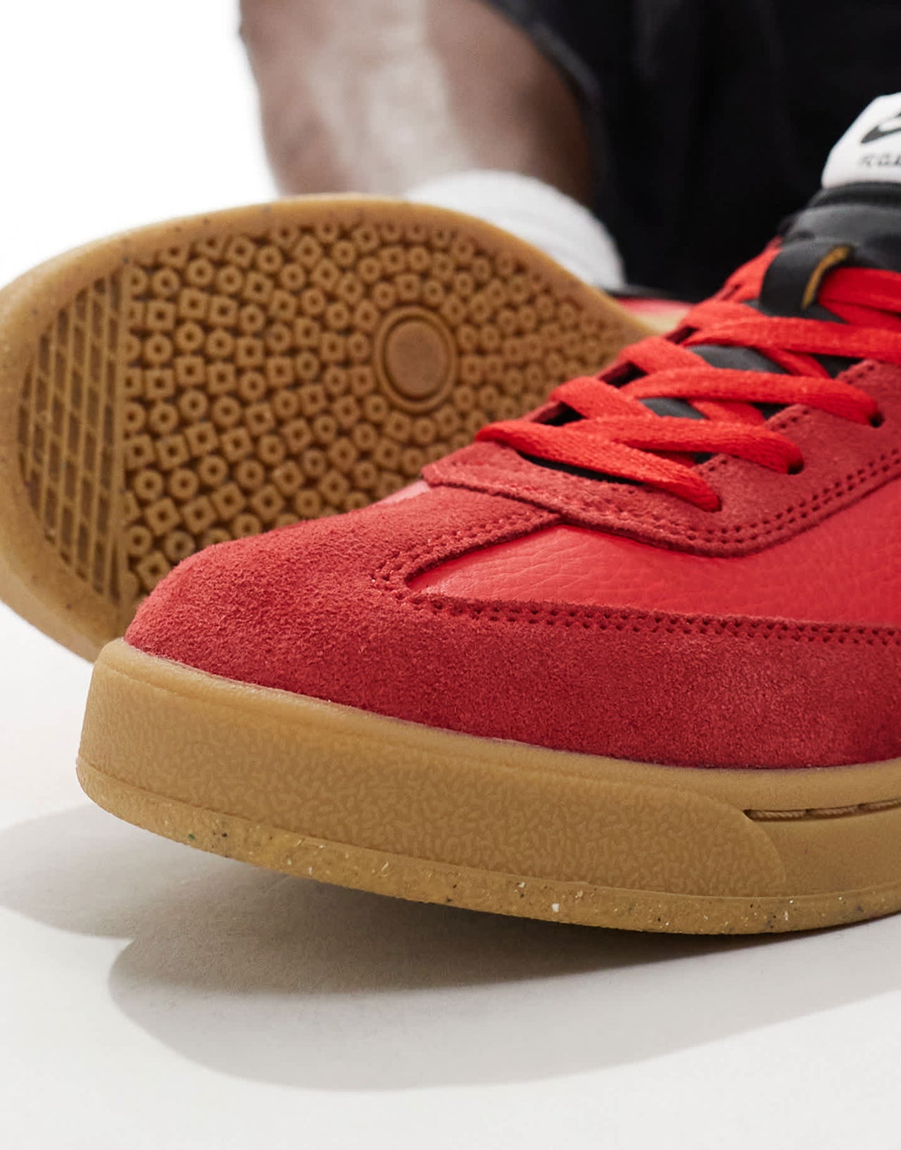 Nike SB FC Classic trainers in red and black