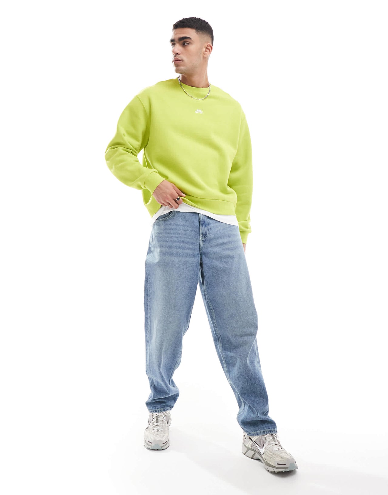 Nike SB essential logo crew neck sweatshirt in cactus green