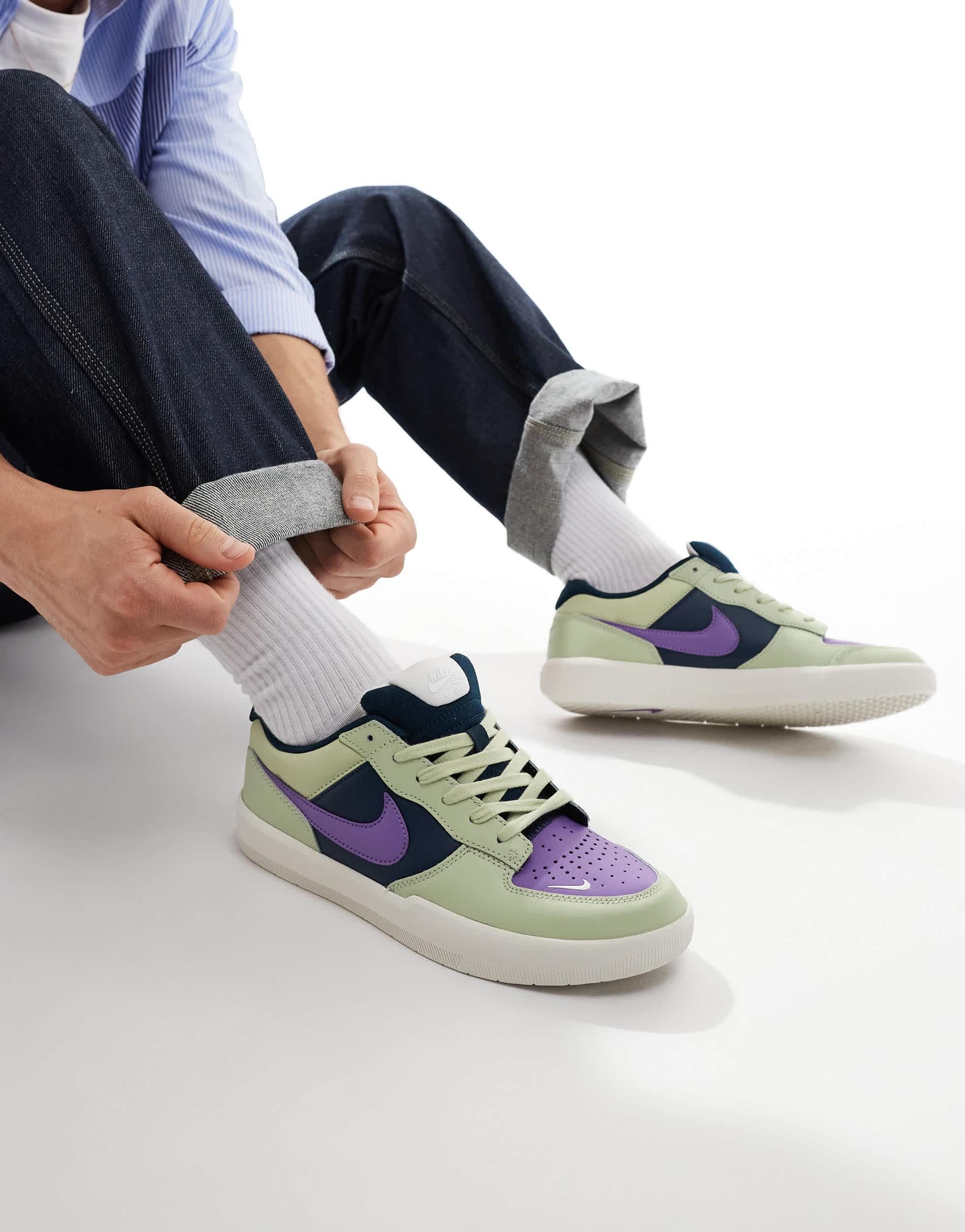 Nike SB Force 58 trainers in olive and purple