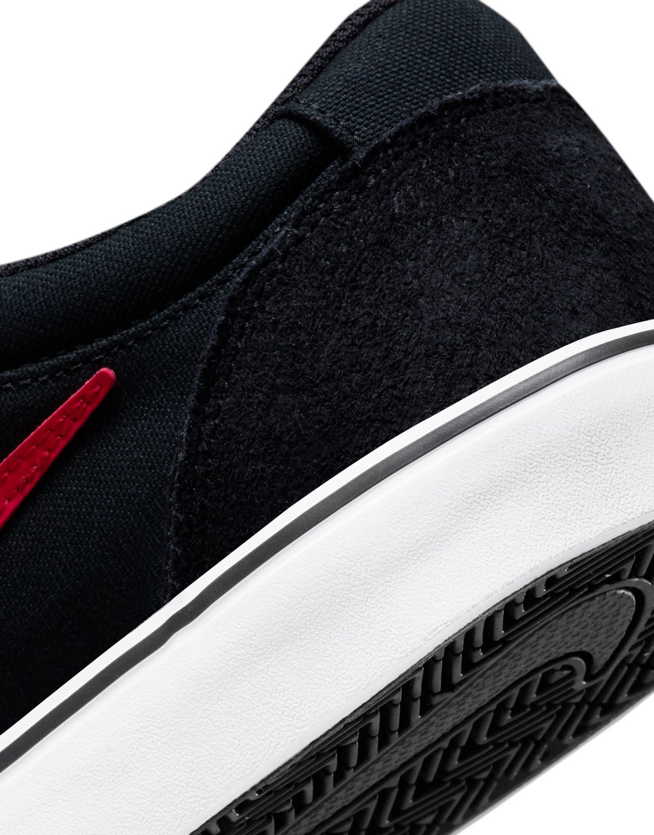 Nike SB Chron 2 trainers in black and red