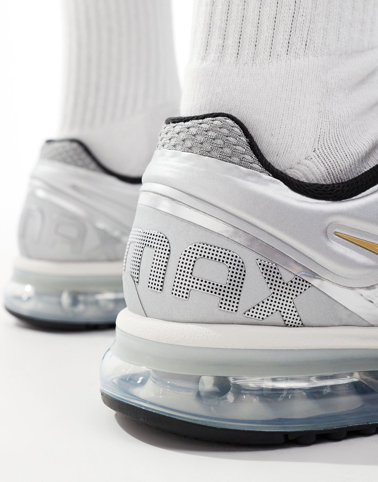 Nike Air Max 2013 trainers in silver