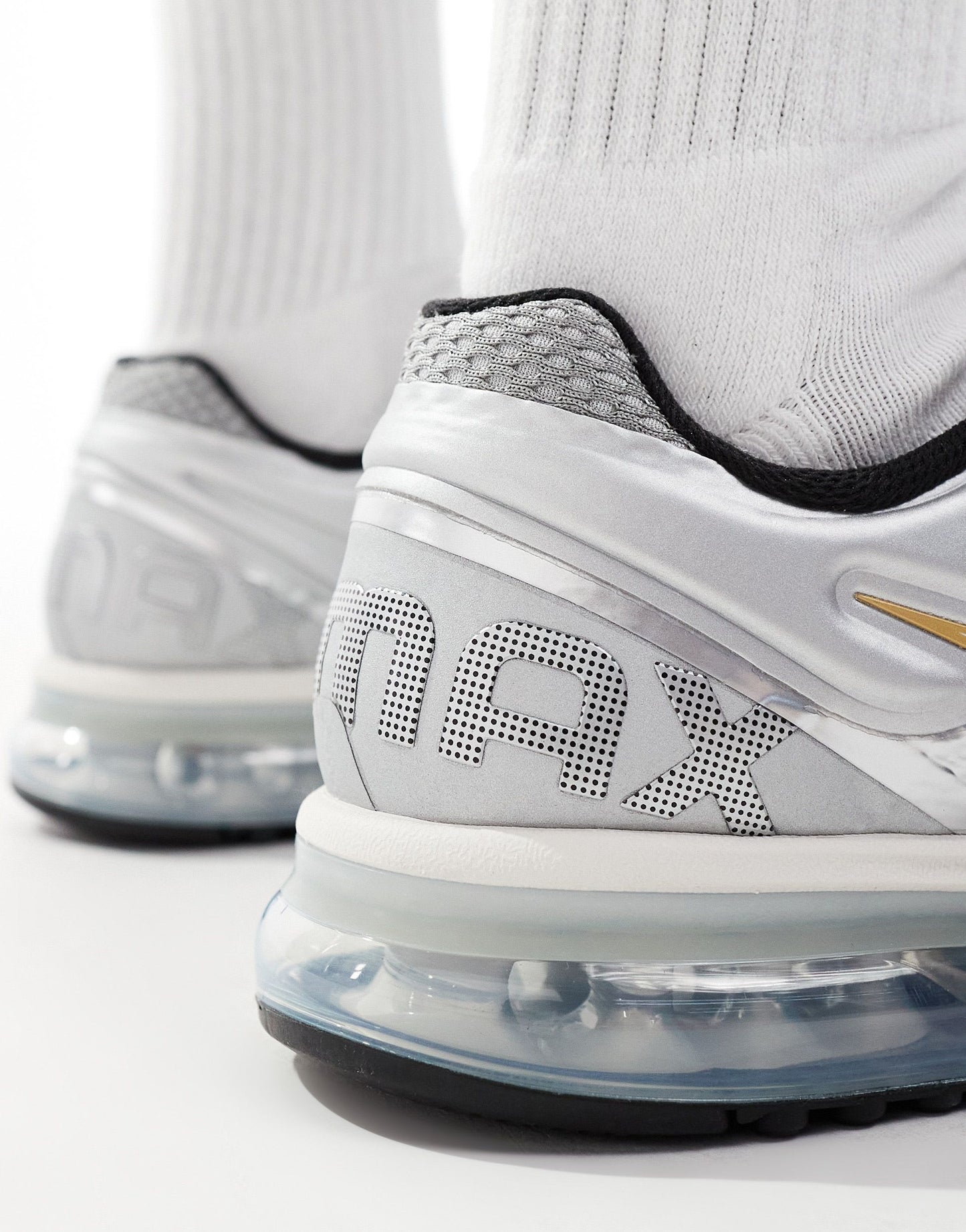 Nike Air Max 2013 trainers in silver
