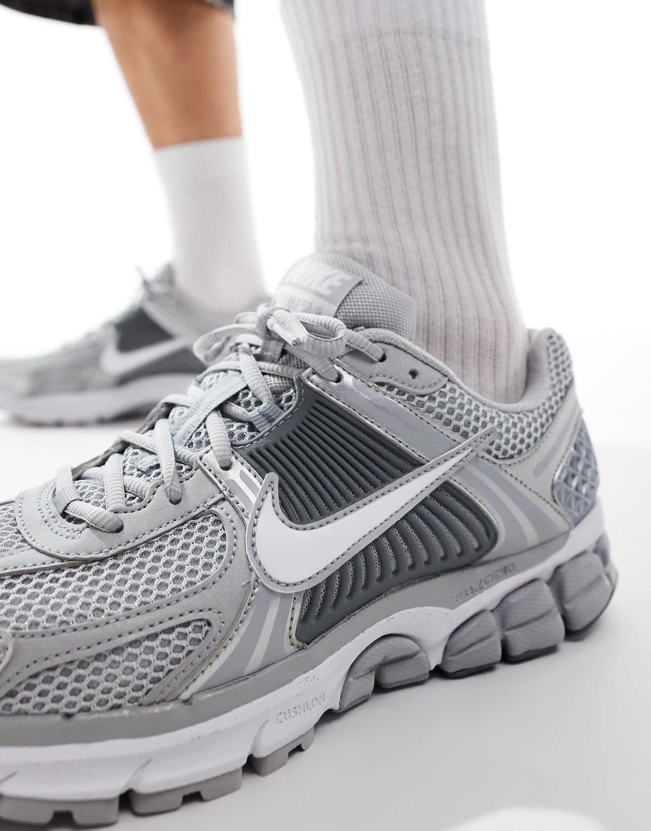 Nike Zoom Vomero 5 trainers in grey